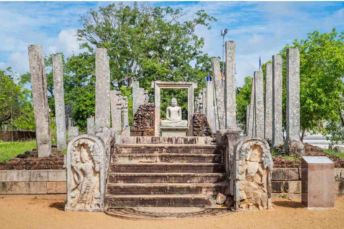 Things to do and best attractions in Anuradhapura